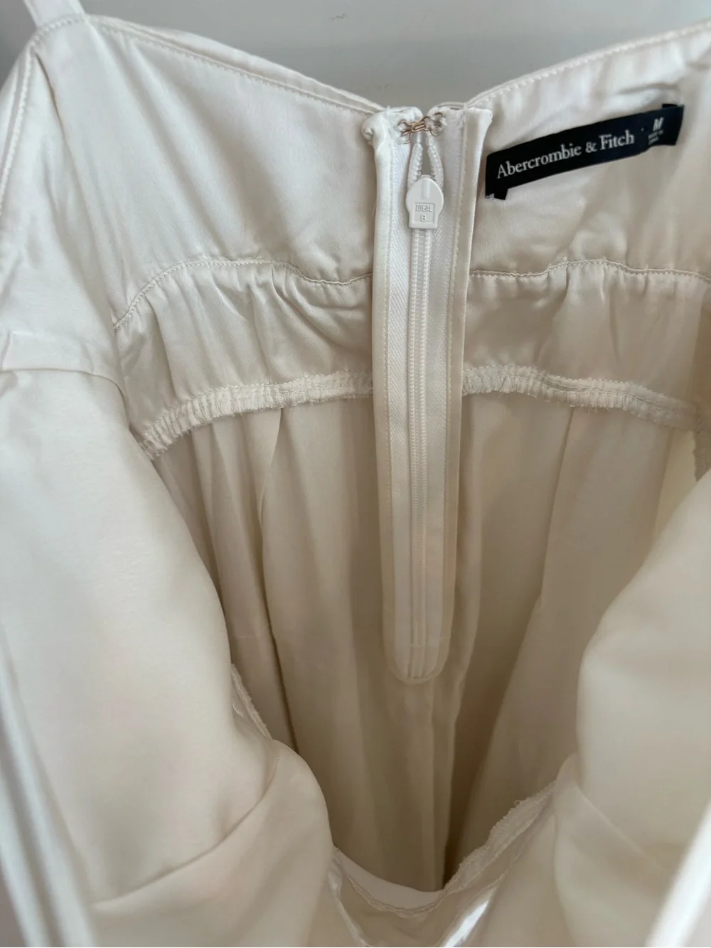 Abercrombie & Fitch Giselle Cream Pleated Tiered Maxi Dress Asymmetric Layers M